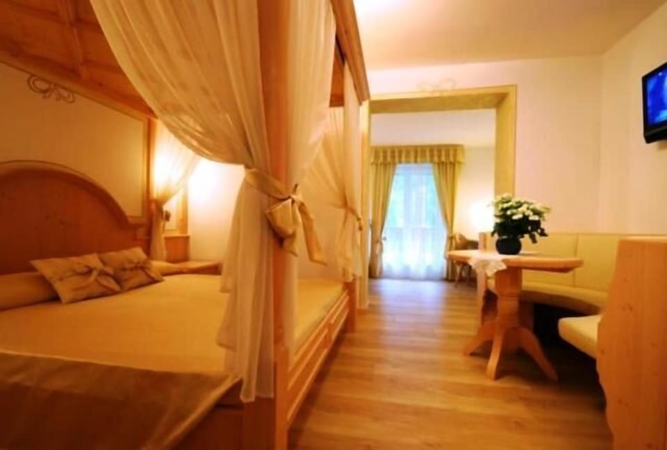 In-room safe, desk, cribs/infant beds, rollaway beds