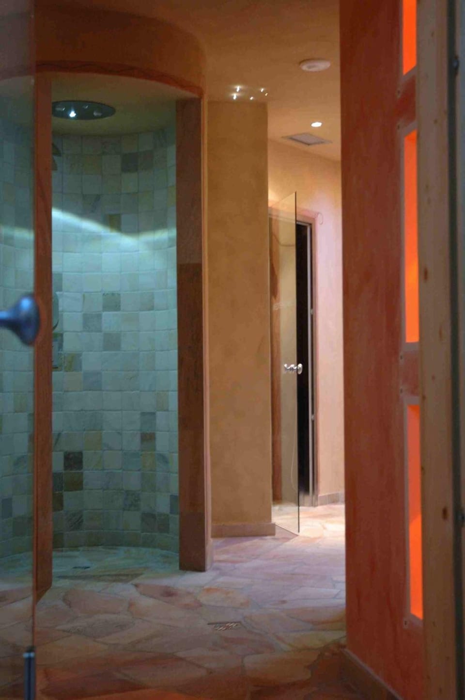Sauna, hot tub, Turkish bath, body treatments, hydrotherapy