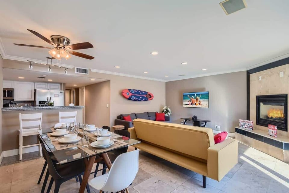 Have breakfast, lunch, and dinner at our Newport Beach designed separate dining area.