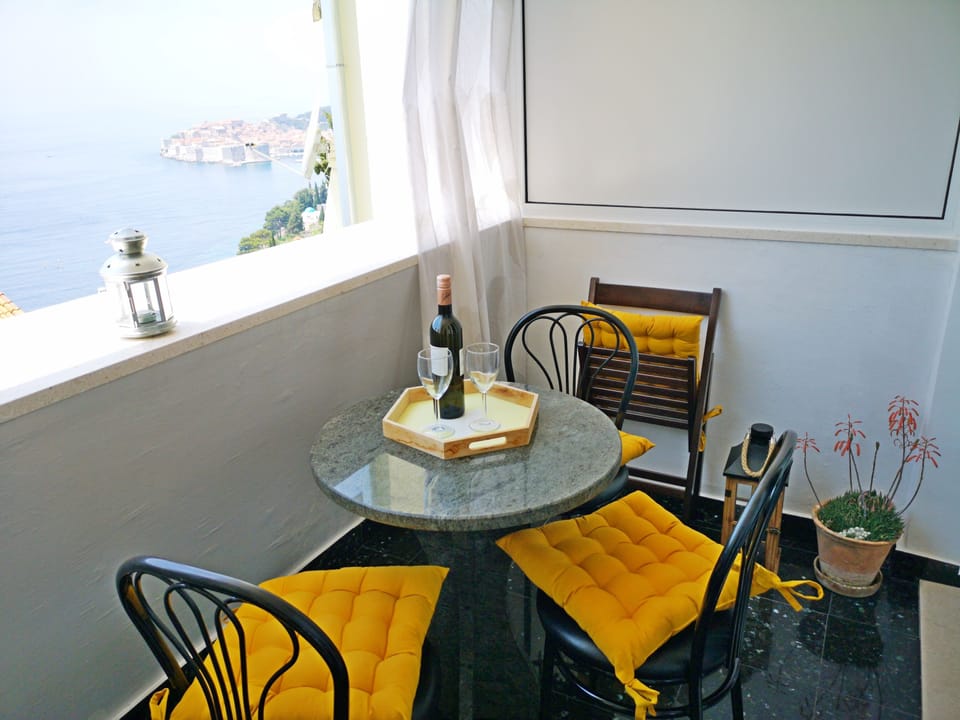 Apartment (Apartment with Balcony and  Sea View() | Exterior