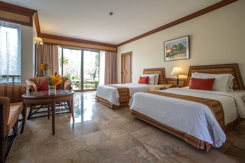 Deluxe Twin Bed Room | Minibar, desk, laptop workspace, soundproofing
