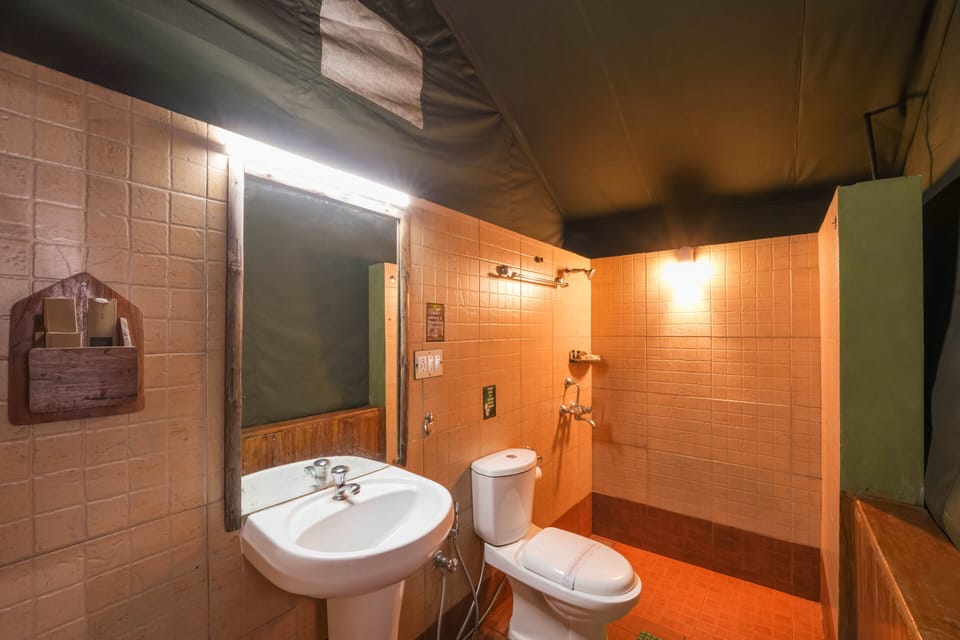 Valley View Premium Tent | Bathroom | Shower, free toiletries, bidet, towels