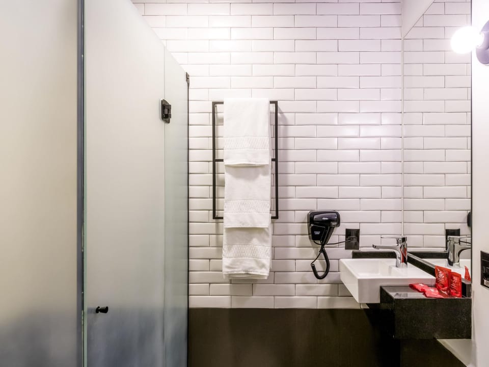 Apartment, 2 Twin Beds | Desk, blackout drapes, soundproofing, free WiFi