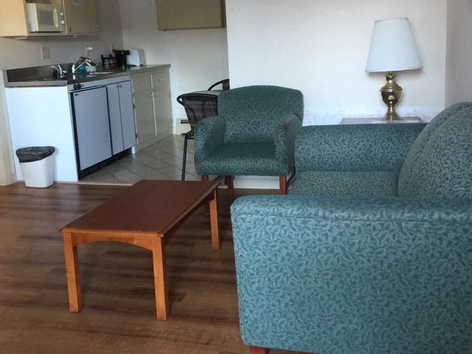 Desk, laptop workspace, iron/ironing board, free WiFi