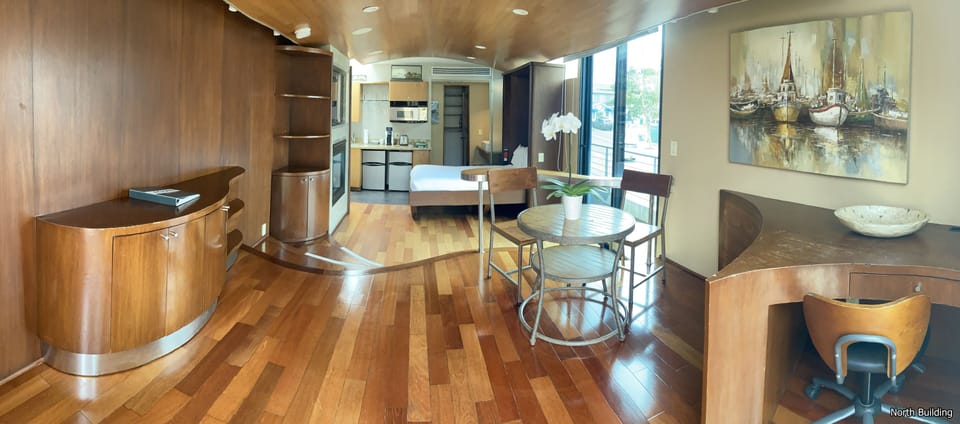 Deluxe Room, 1 Queen Bed (North Building) | Down comforters, desk, iron/ironing board, WiFi
