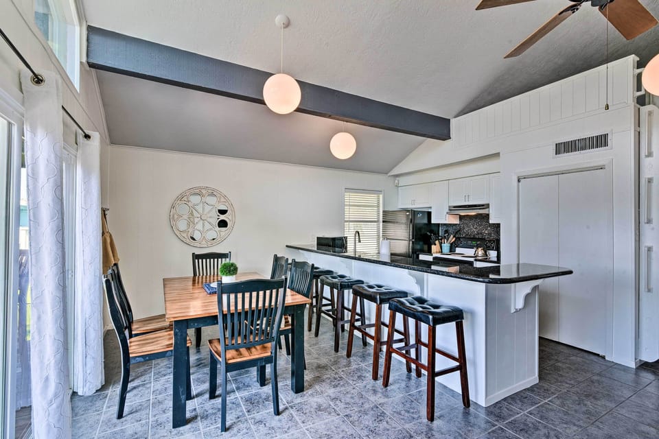 Dining Table | Breakfast Bar
