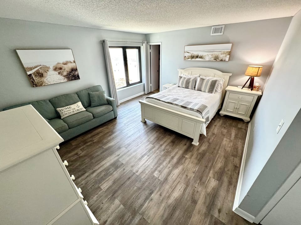 A benefit of this larger corner unit is this huge bedroom.  This room sleeps 4