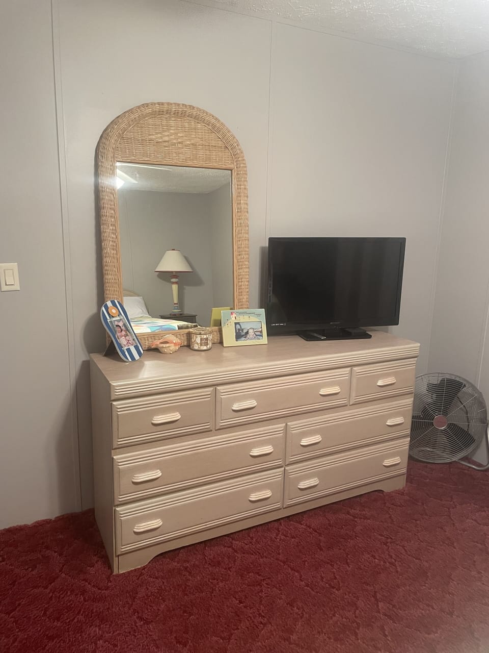Master Bedroom - TV with Apple TV 