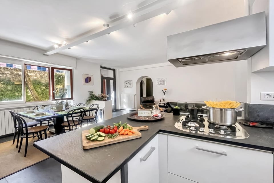 Family Apartment, 3 Bedrooms, Microwave (Menaggio 57) | Dining