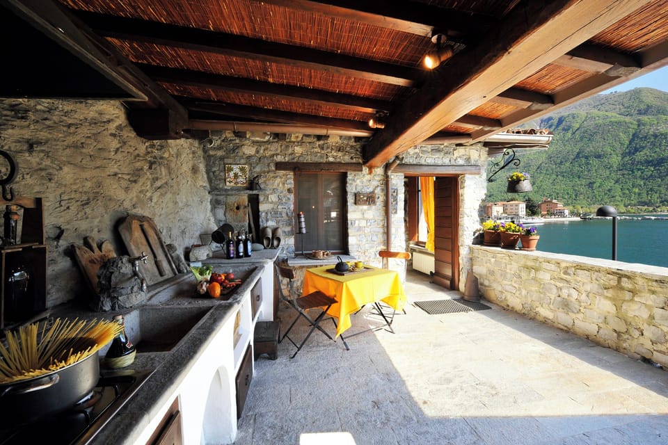 Honeymoon Villa, 2 Bedrooms, 2 Bathrooms, Lakeside (La Torre Di Porlezza) | BBQ/picnic area
