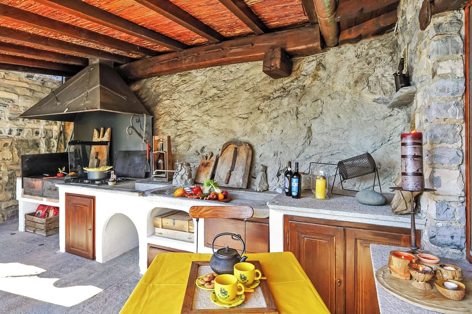 Honeymoon Villa, 2 Bedrooms, 2 Bathrooms, Lakeside (La Torre Di Porlezza) | BBQ/picnic area