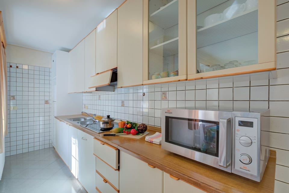 Family Apartment, 3 Bedrooms, 2 Bathrooms (Rododendro) | Private kitchen | Coffee/tea maker, microwave, stovetop, dishwasher