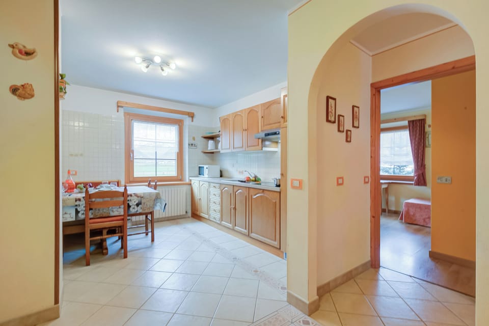 Family Apartment, 3 Bedrooms, 2 Bathrooms (Stella Alpina) | Living room | 22-inch flat-screen TV with satellite channels, TV