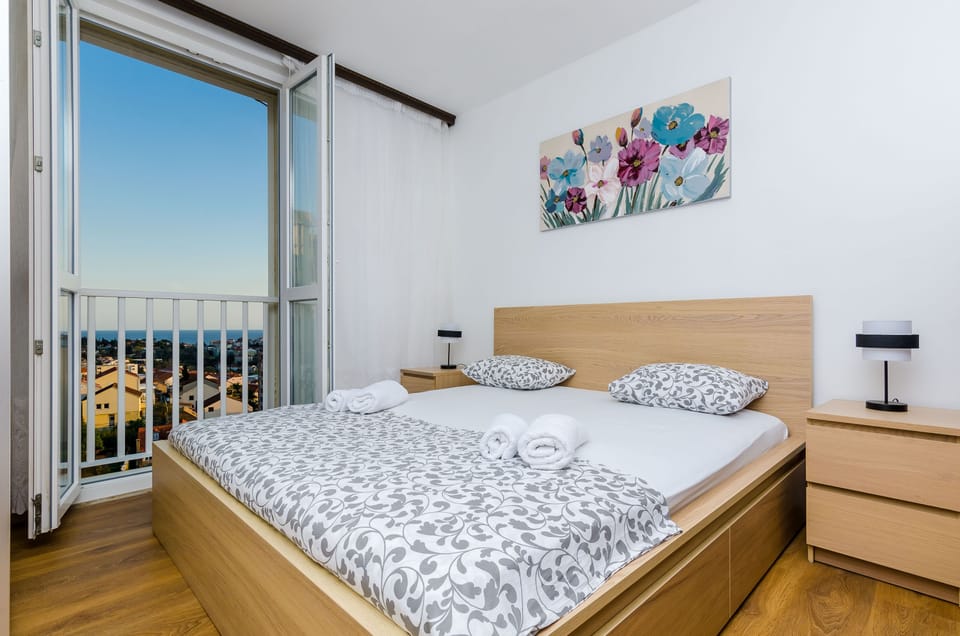 Apartment (Apartment Boca - One Bedroom Apartmen) | 1 bedroom, iron/ironing board, cribs/infant beds, bed sheets