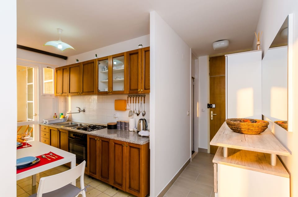 Apartment (Apartment Boca - One Bedroom Apartmen) | Private kitchen | Fridge, stovetop, electric kettle, cookware/dishes/utensils