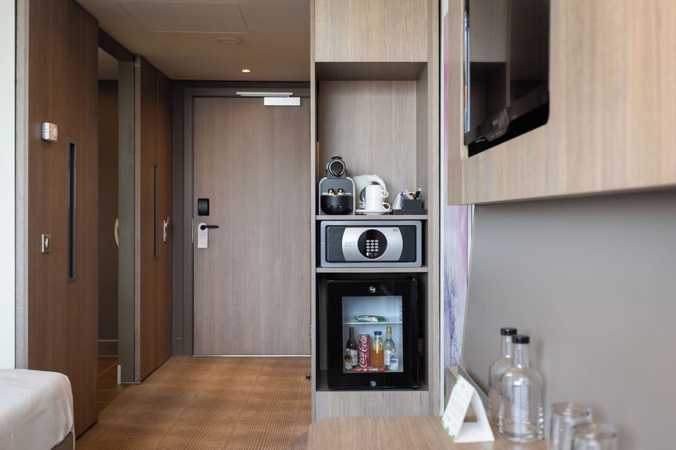 Family Room, 1 Double Bed with Sofa bed (Superior) | Hypo-allergenic bedding, memory foam beds, free minibar items