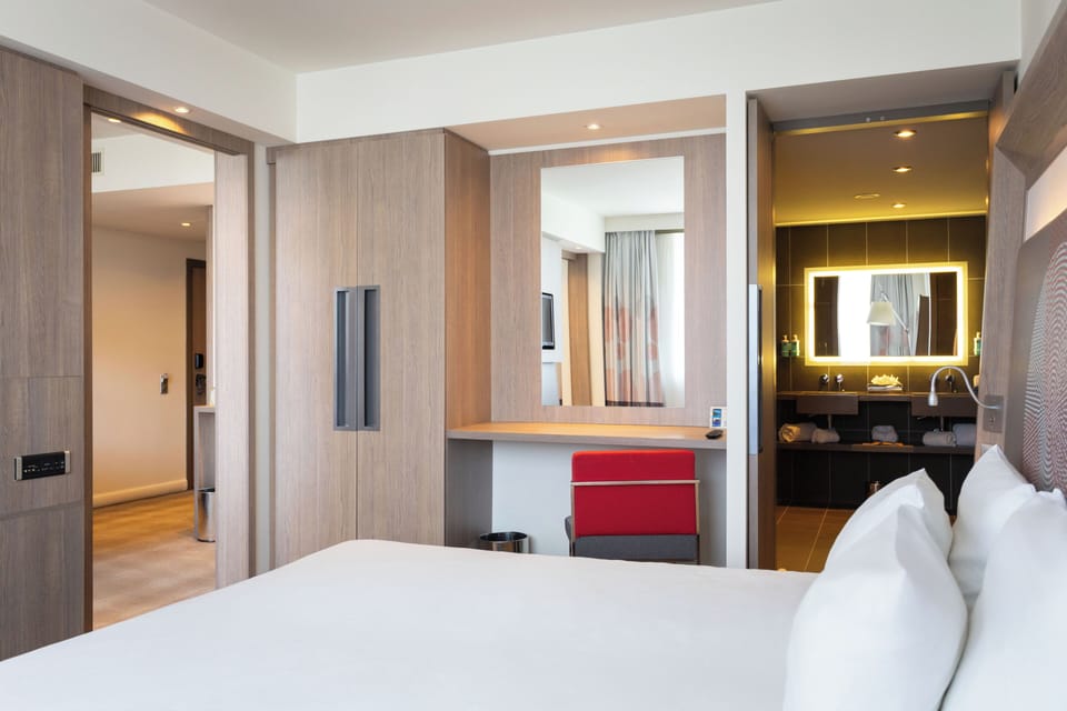 Suite, 1 Double Bed with Sofa bed | Hypo-allergenic bedding, memory foam beds, free minibar items