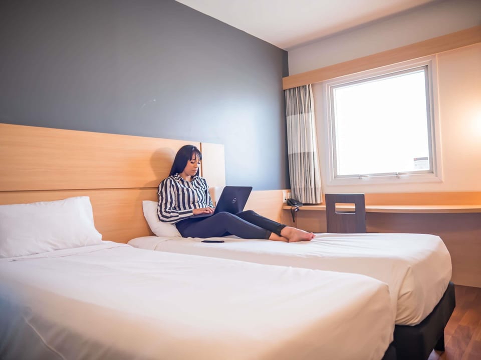 Standard Twin Room, 2 Twin Beds | Minibar, desk, soundproofing, free WiFi