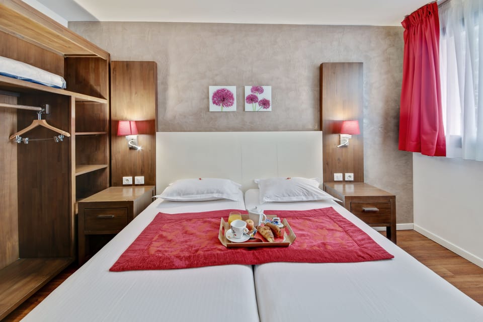 Standard Twin Room | Premium bedding, blackout drapes, soundproofing, iron/ironing board