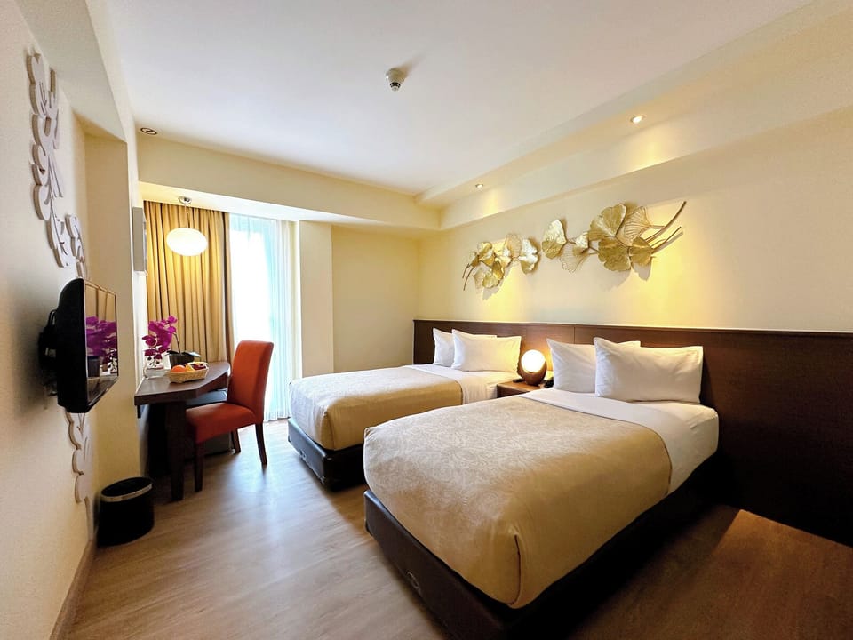 Deluxe Room | Premium bedding, minibar, in-room safe, desk