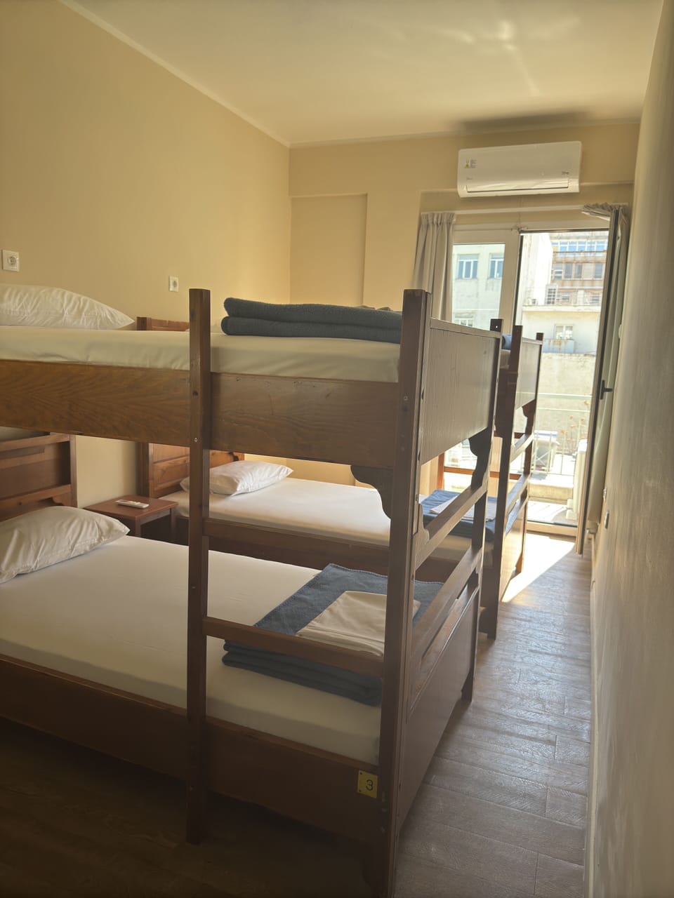 Free WiFi, bed sheets