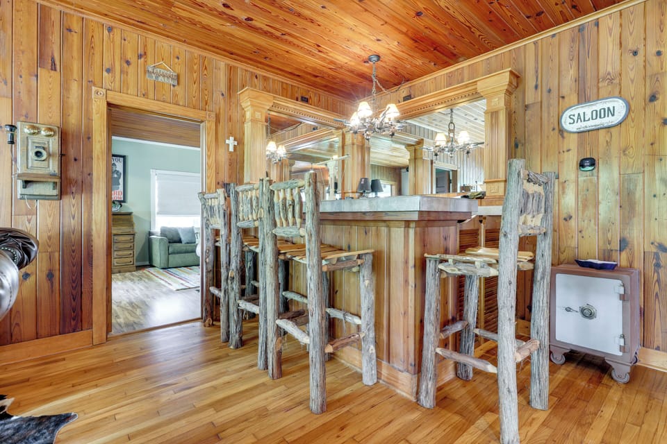 Saloon-Style Bar | Living Room | Sitting Area