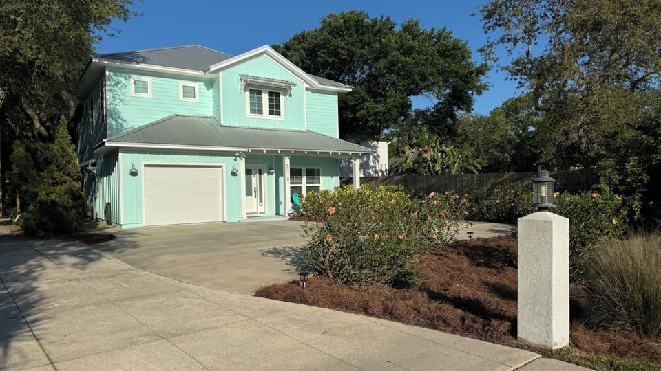 Front of house in residential area 