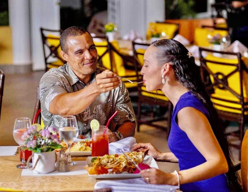CASA COCO 24/7 Eatery & Bar