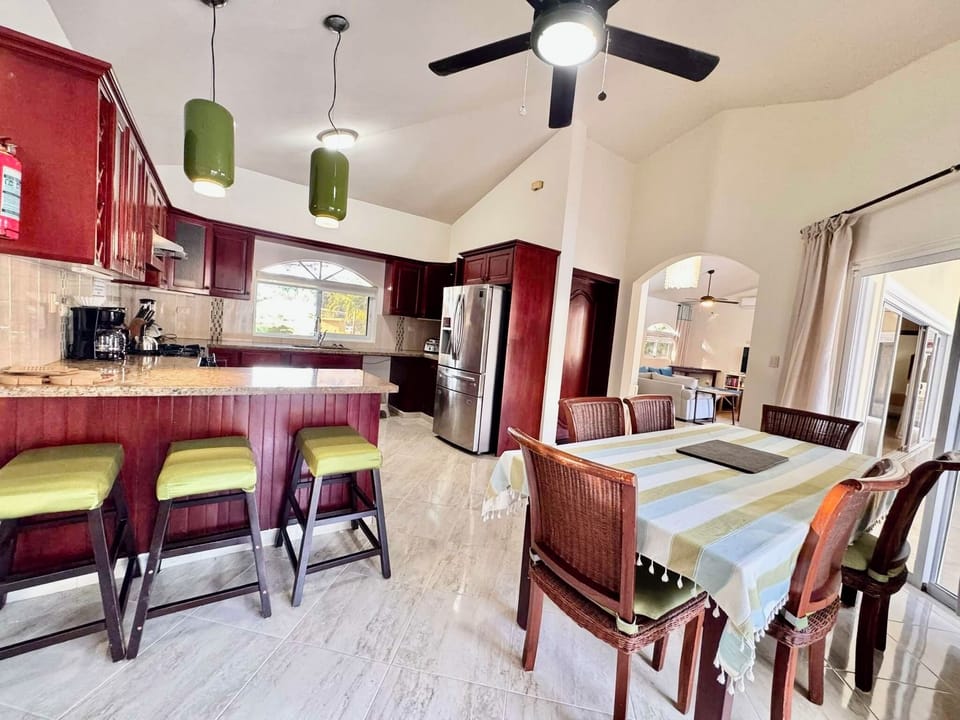 ✨CASA COCO-BRISA✨Premium 6 Master @ Casa Linda
