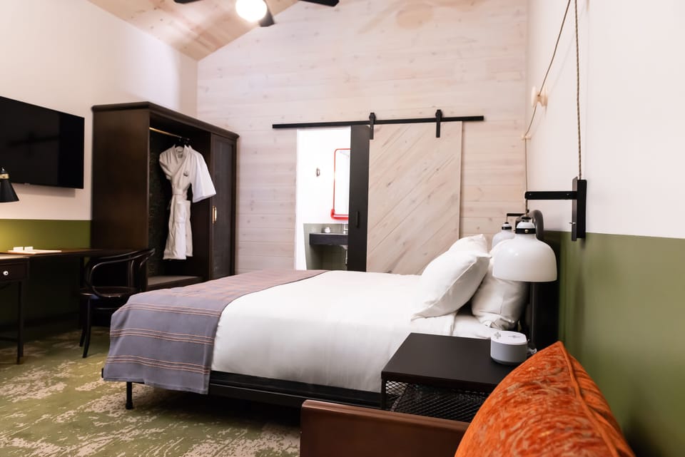 Premium bedding, down comforters, pillowtop beds, minibar