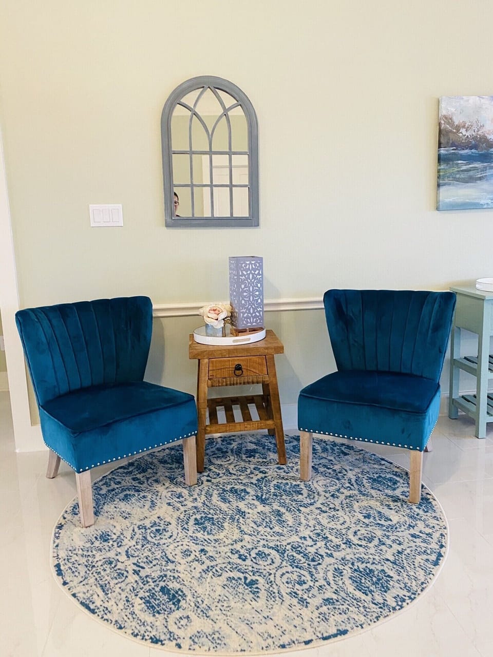 A quaint and peaceful sitting / reading area on the main floor.