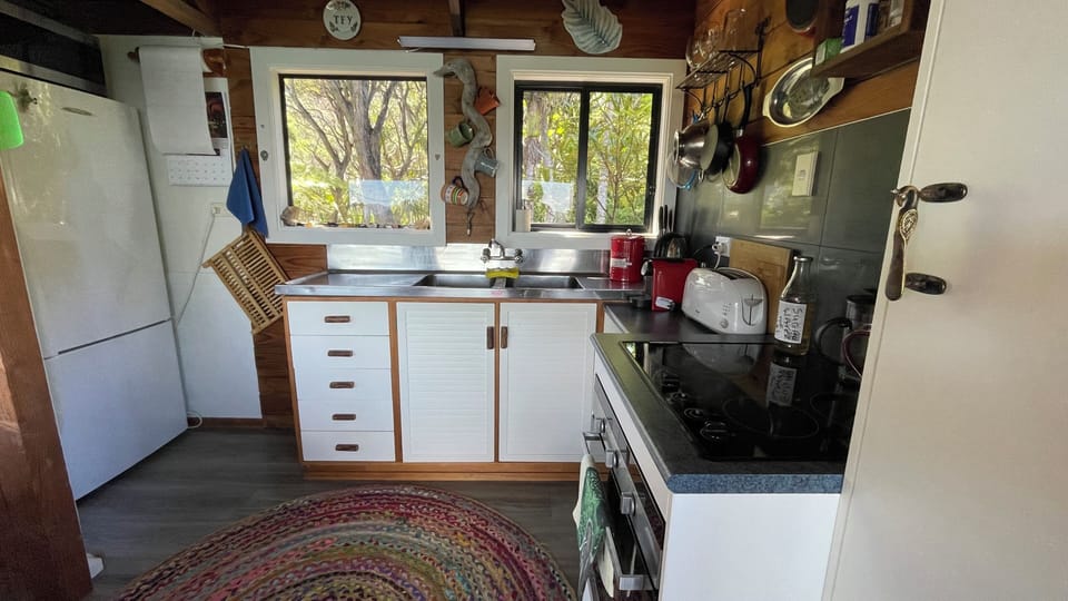 Full kitchen