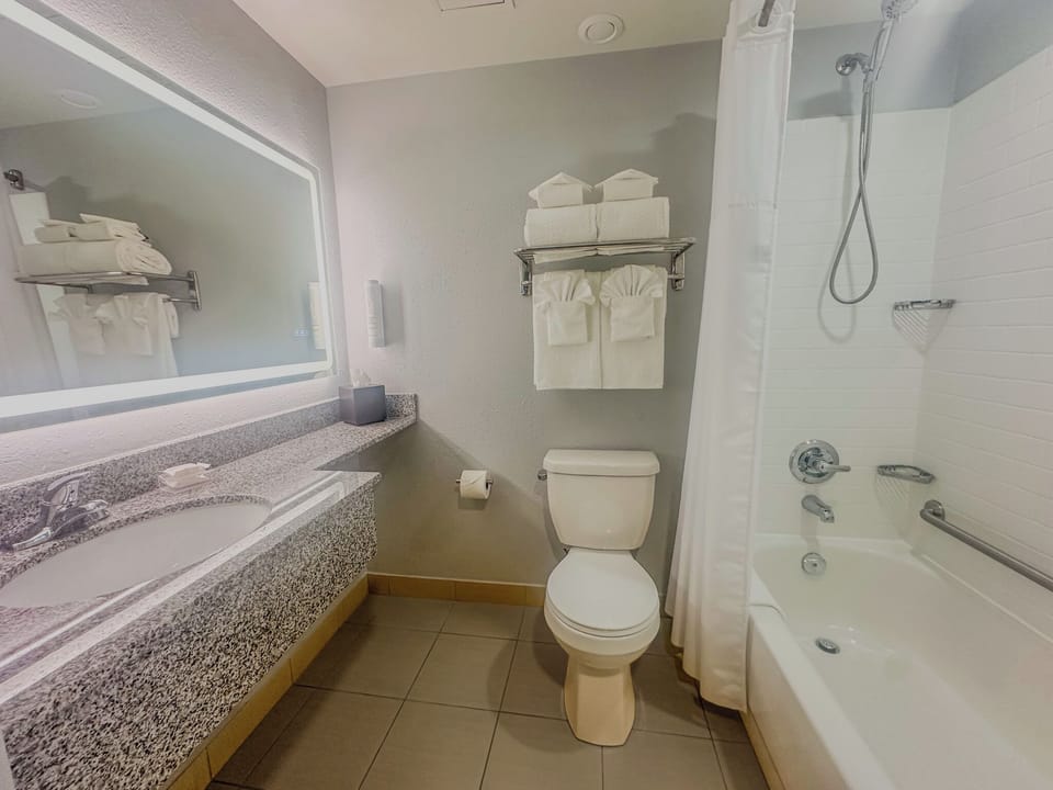 Clarion Pointe Winnipeg – St. Vital District Motel in Winnipeg