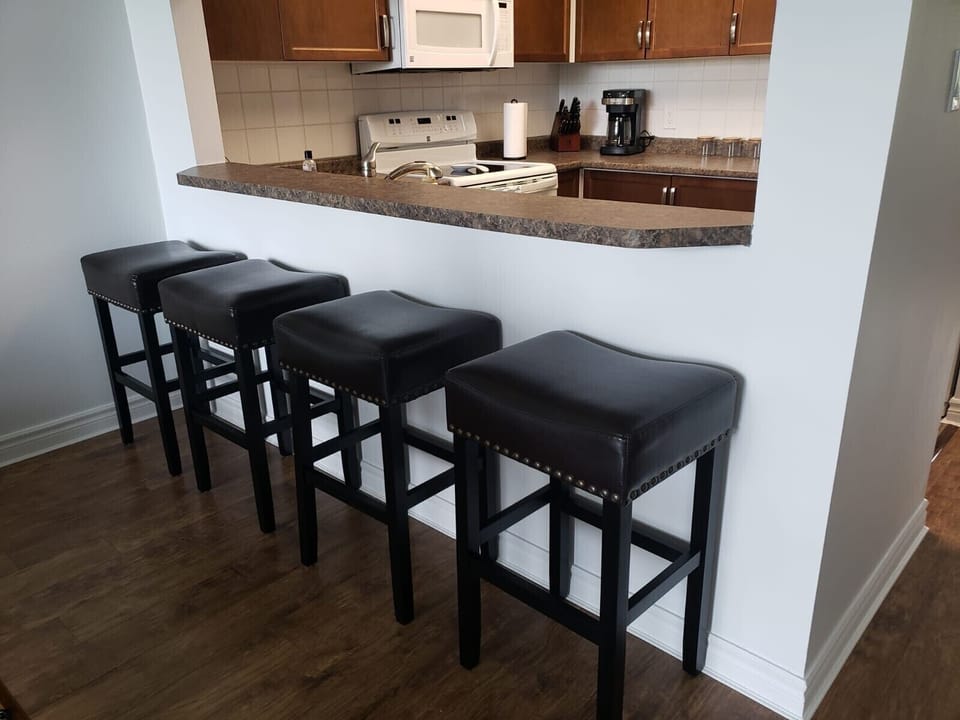 Breakfast bar with stools.
