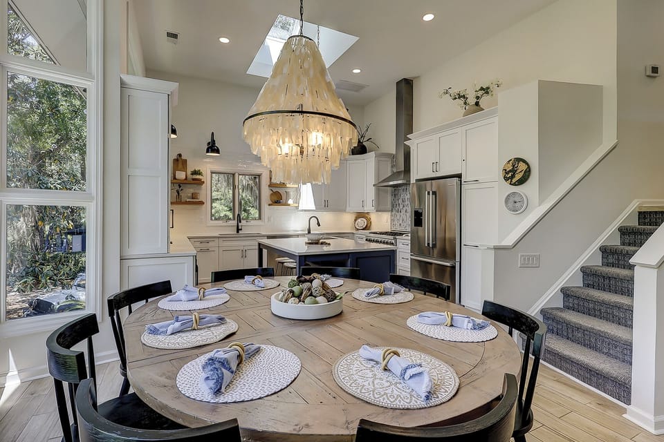 14 Canvasback - Dining (Mid-Level)