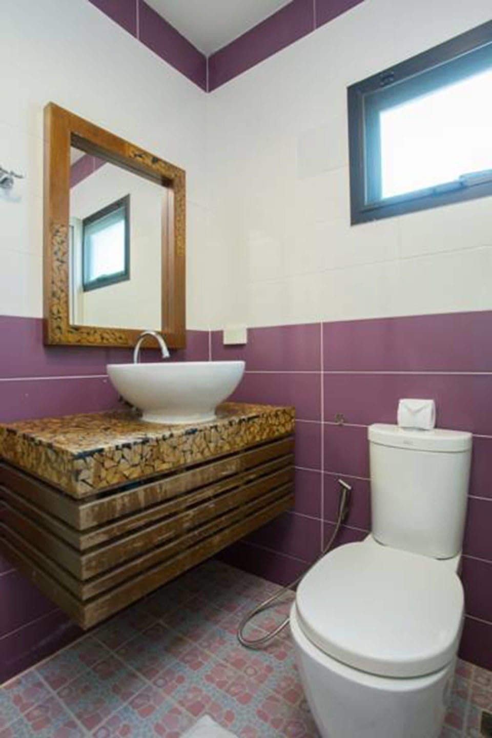 Deluxe Bungalow | Bathroom | Shower, hydromassage showerhead, free toiletries, hair dryer