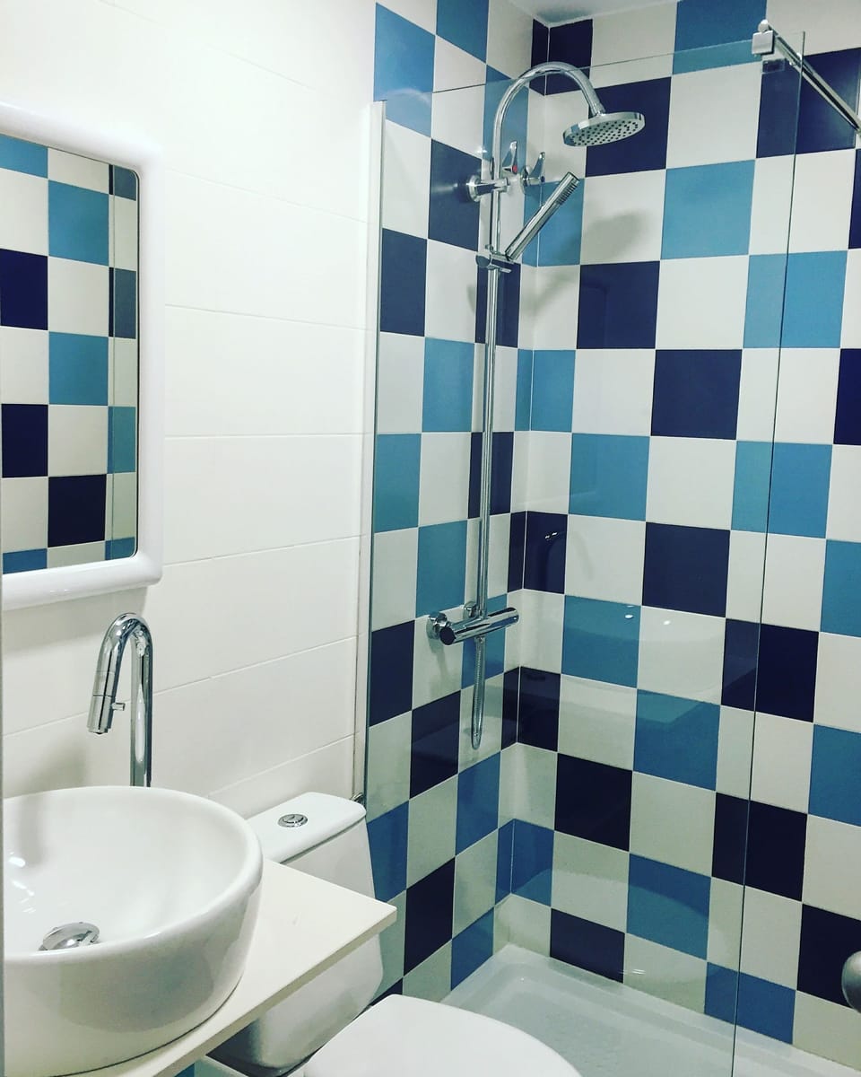 Shower, towels