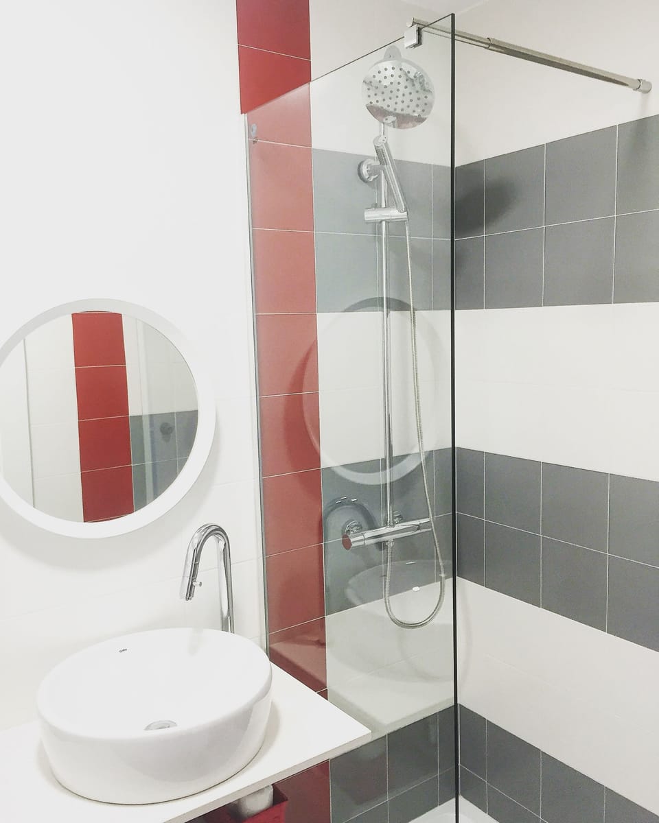 Shower, towels