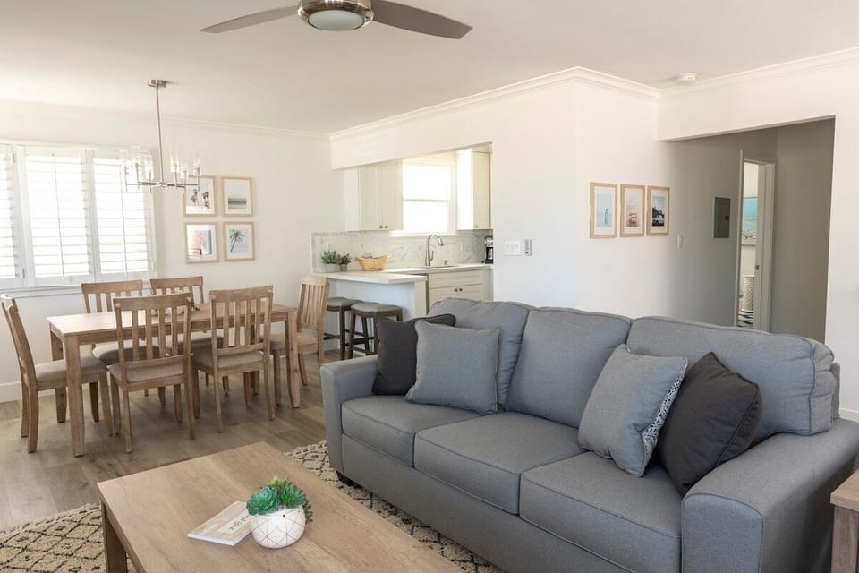 A  bright and spacious living room.