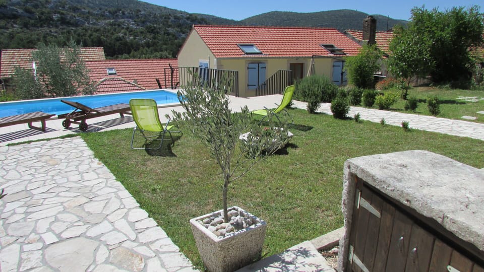House (Two Bedroom Holiday Home) | Terrace/patio