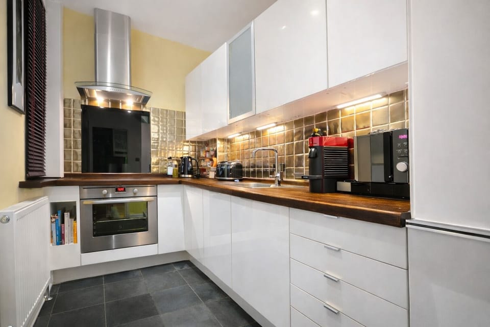 Fully equipped kitchen. Dishwasher, washer/dryer, and basic cooking ingredients