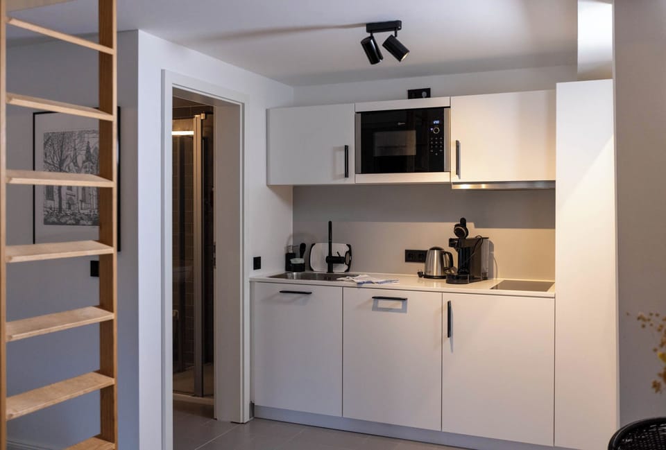 Comfort Studio Suite | Desk, blackout drapes, free WiFi, bed sheets