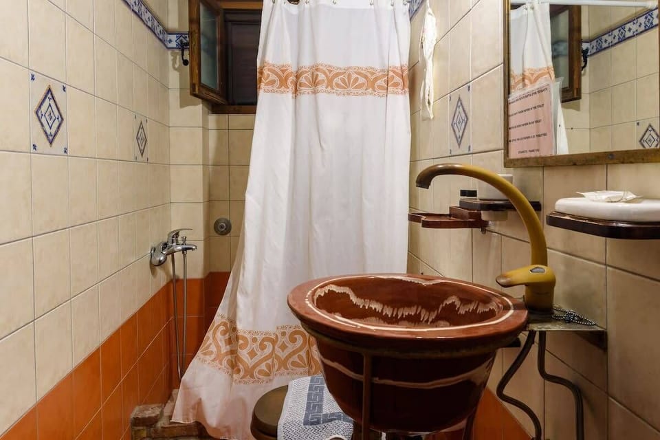 Discover tranquility in the bathroom space