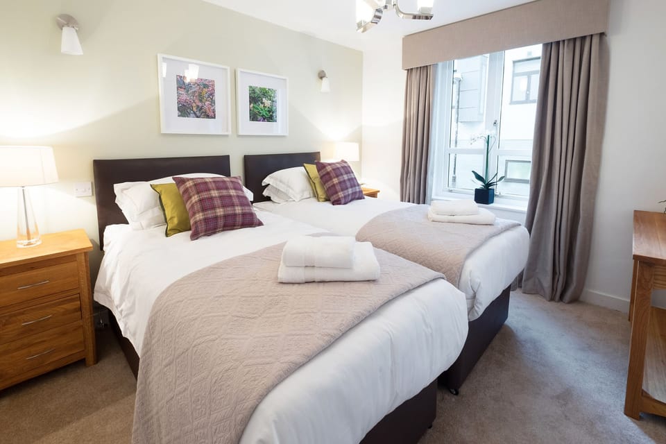 Twin or Superking Bedroom