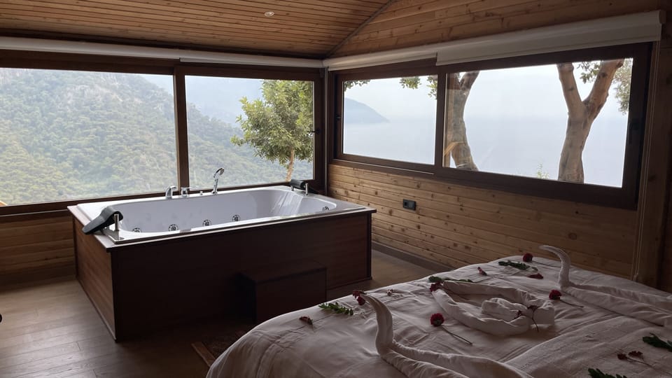 Deluxe Double Room | Bed sheets