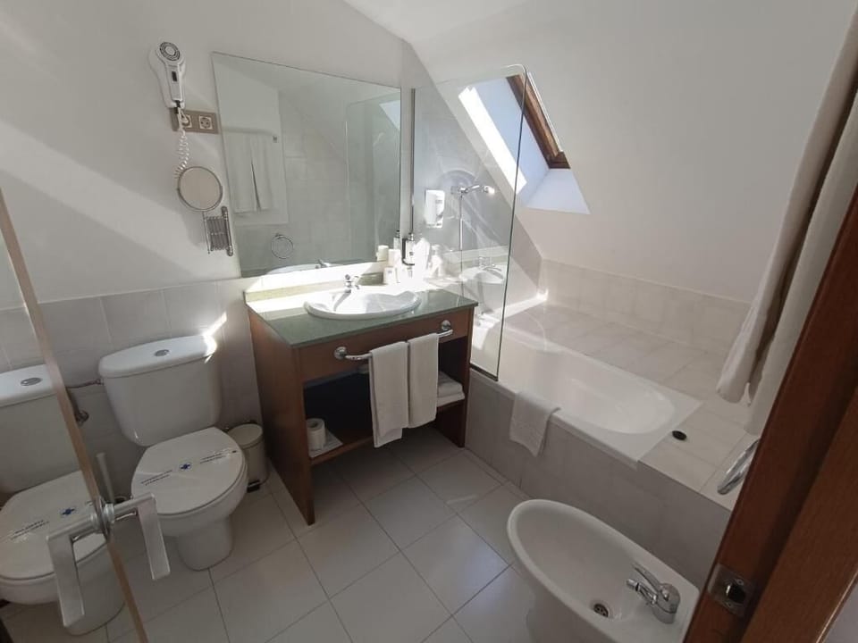 Free toiletries, bidet