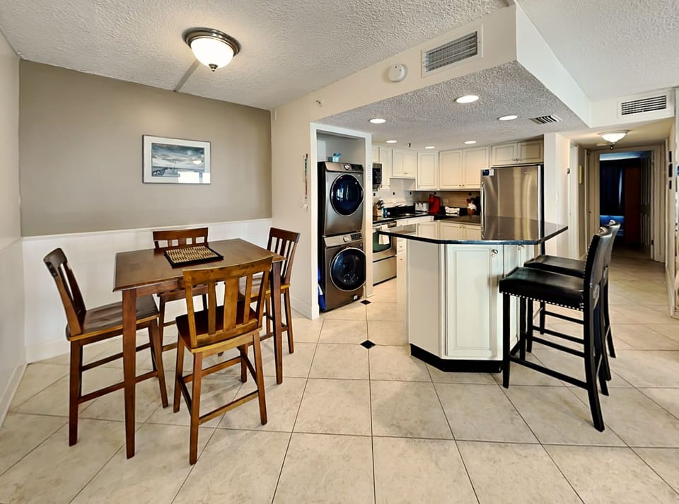Condo (2 Bedrooms) | Property amenity