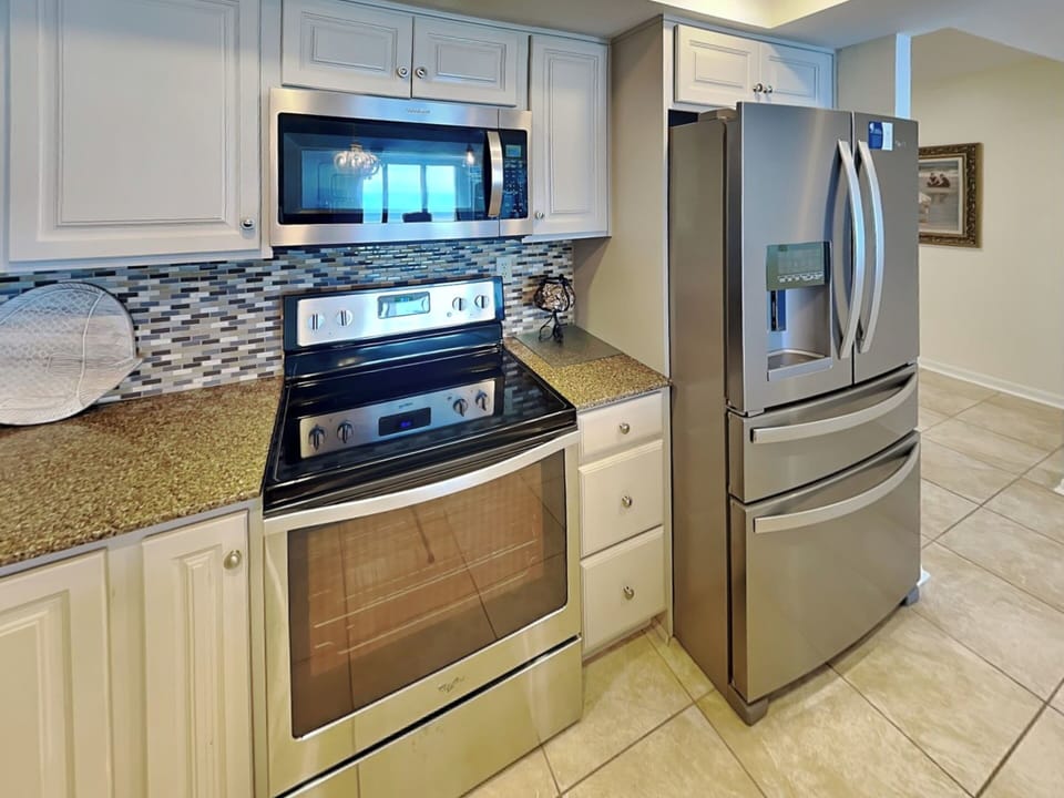 Condo (3 Bedrooms) | Property amenity