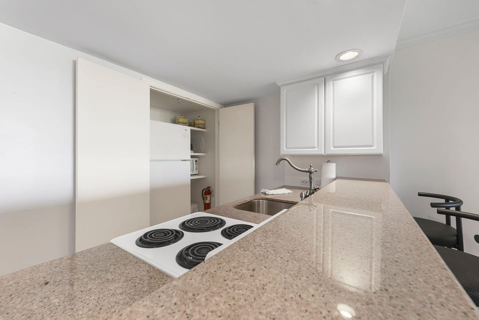 Condo, 1 Bedroom | Private kitchen | Microwave, stovetop, dishwasher, toaster