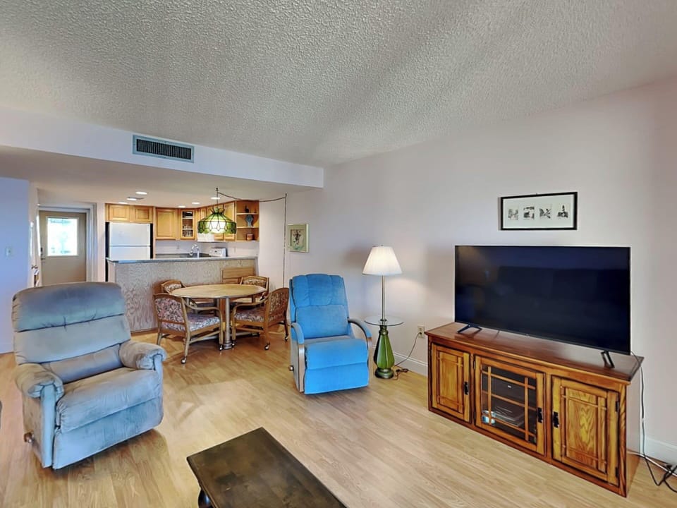 Condo (2 Bedrooms) | Property amenity
